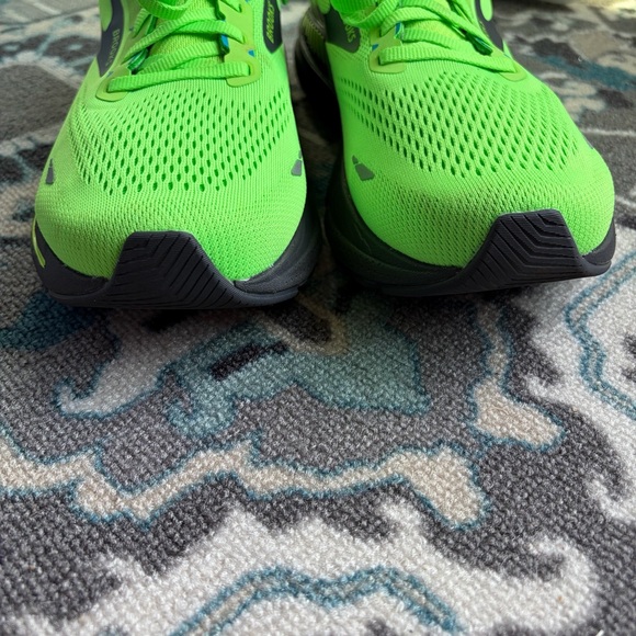 Brooks Adrenaline GTS 23 Running Shoe Men Sz 10 Wide (2E) Green Gecko EUC - Picture 8 of 9